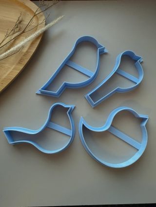 Ptačí série, oblíbené jsou folklorní otisky a razítka. S pomocí vykrajovátek si vyrobíte krásné ptáčky a ozdobte si je...